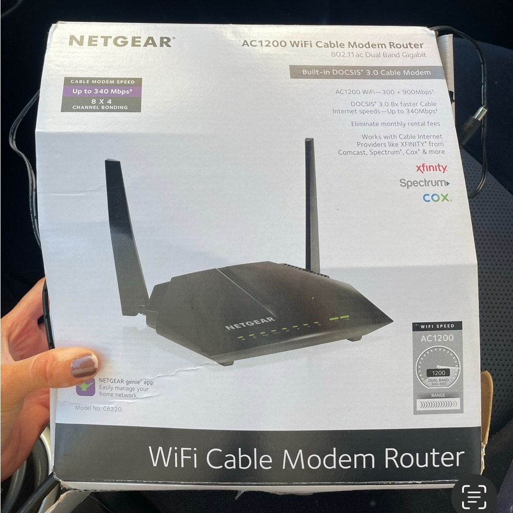 NETGEAR 1200 AC Wifi Cable Modem Router - Picture 2 of 2